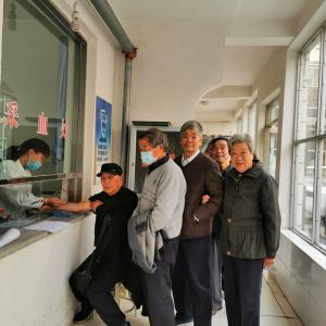 重陽敬老 情暖金秋——集團(tuán)公司開展敬老助老、關(guān)愛老職工活動(dòng)